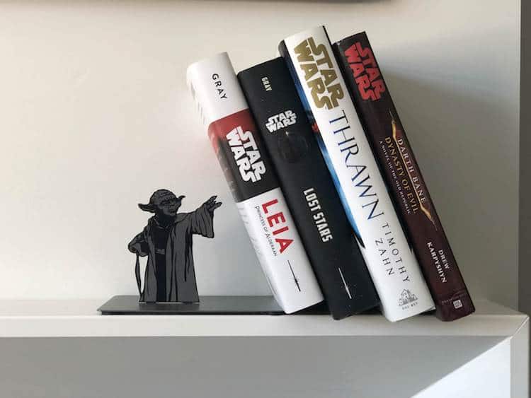 Il fermalibri di Yoda sfrutta la Forza per tenere in ordine la vosta  libreria 