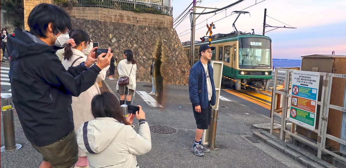 Kamakura passaggio a livello treno Enoshima