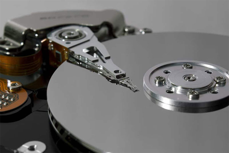 hard disk meccanico testina e disco